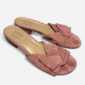Pink suede naturalizer sandals